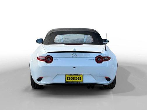 Snowflake White Pearl 2026 Mazda MX-5 Miata Club