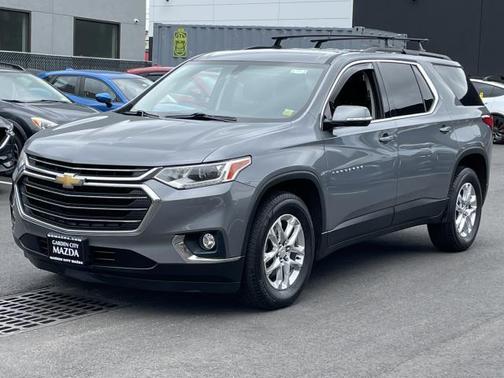 Photo 2 of 29 of 2019 Chevrolet Traverse LT Cloth