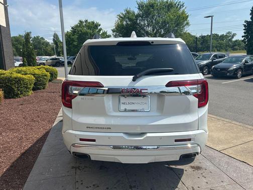 White Frost Tricoat 2022 GMC Acadia Denali