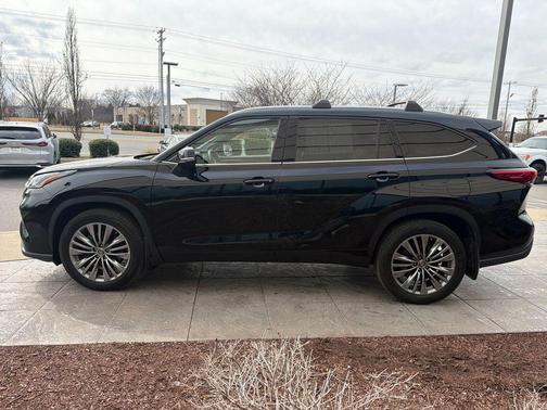2021 Toyota Highlander Platinum