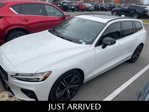 2020 Volvo V60 T5 R-Design