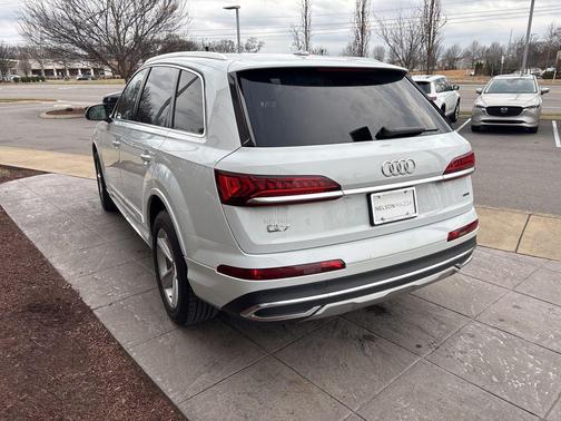 2023 Audi Q7 55 Premium