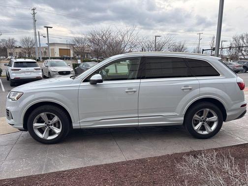 2023 Audi Q7 55 Premium