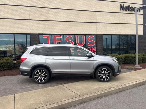 2021 Honda Pilot Touring 8-Passenger