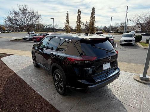 2025 Nissan Rogue SL