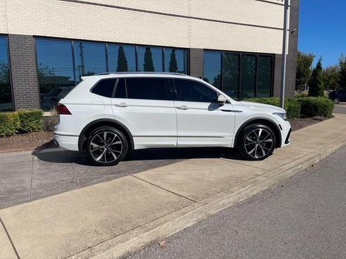 2022 Volkswagen Tiguan 2.0T SEL R-Line 4MOTION