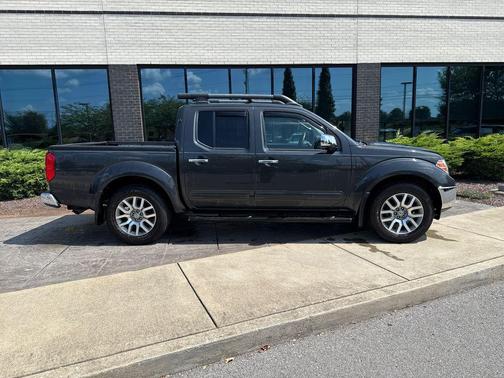 2010 Nissan Frontier LE