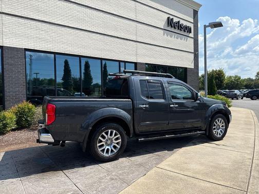 2010 Nissan Frontier LE
