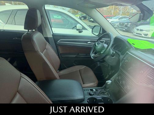 2021 Volkswagen Atlas 3.6L SE w/Technology