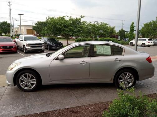 2011 INFINITI G37x Base