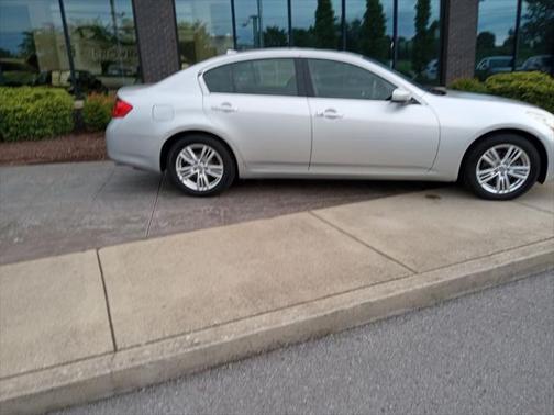 2011 INFINITI G37x Base