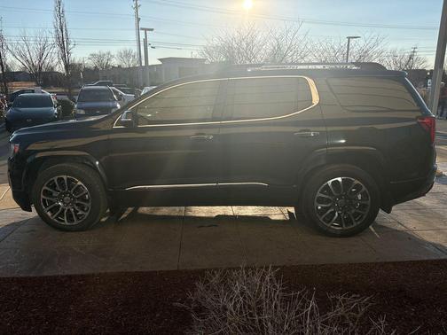 2020 GMC Acadia Denali