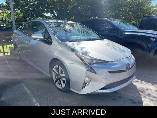 2016 Toyota Prius Three Touring