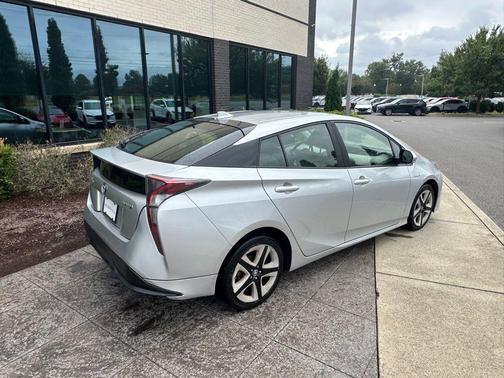 2016 Toyota Prius Three Touring