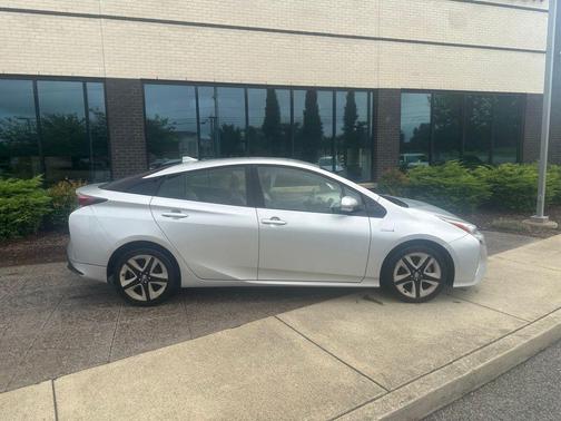 2016 Toyota Prius Three Touring