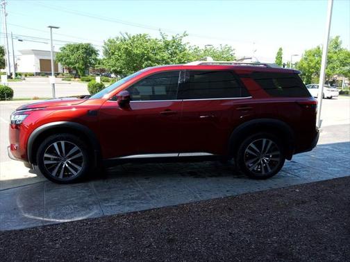 2023 Nissan Pathfinder Platinum 4WD