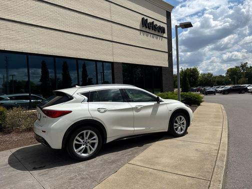 2019 INFINITI QX30 LUXE