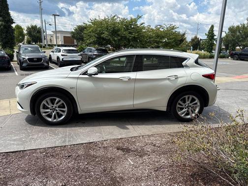 2019 INFINITI QX30 LUXE