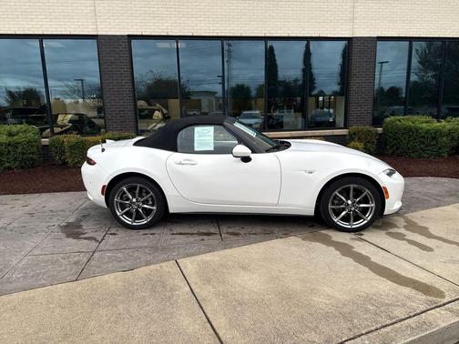 2016 Mazda MX-5 Miata Grand Touring