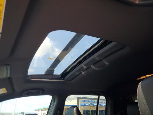 Sonic Gray Pearl 2025 Honda Ridgeline