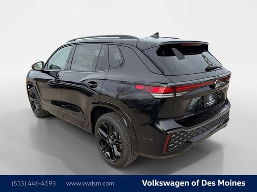 deep black pearl 2026 Volkswagen Tiguan 2.0T SE R-Line Black 4MOTION