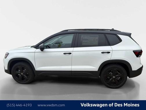 Pure White w/Deep Black Roof 2027 Volkswagen Taos SE Black