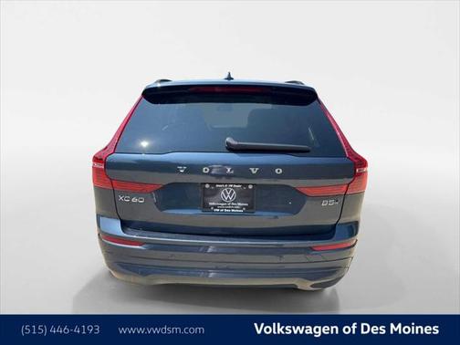 2022 Volvo XC60 B5 Momentum
