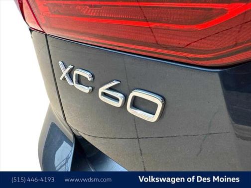 2022 Volvo XC60 B5 Momentum
