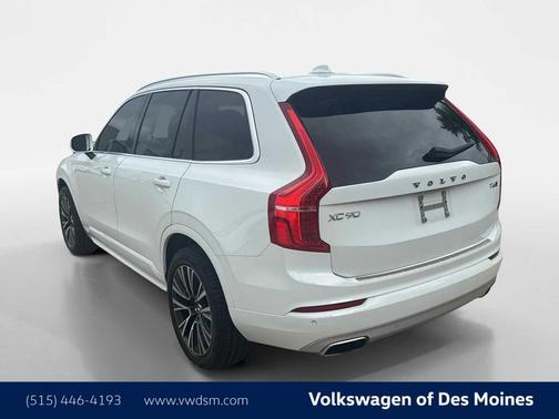 2021 Volvo XC90 T6 Momentum