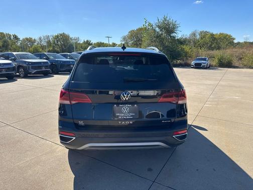 2024 Volkswagen Taos 1.5T SE