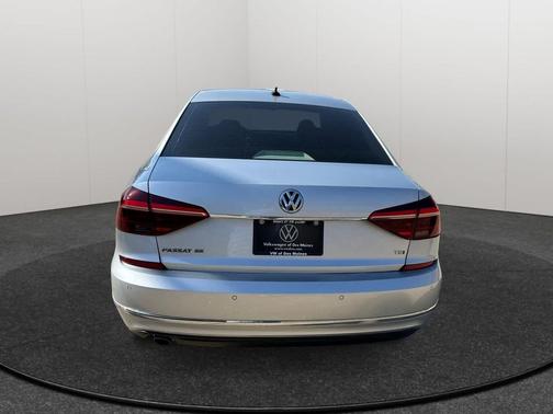 2018 Volkswagen Passat 2.0T SE
