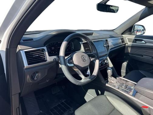 2023 Volkswagen Atlas Cross Sport 3.6L V6 SE w/Technology