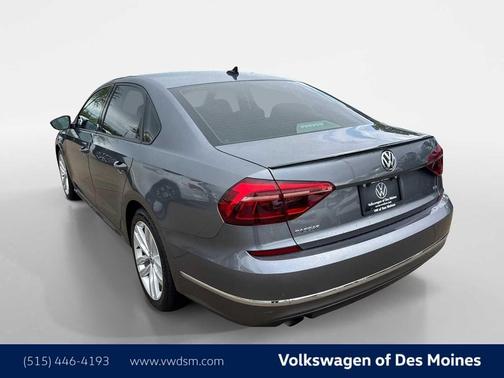 Platinum Gray Metallic 2019 Volkswagen Passat 2.0T Wolfsburg Edition