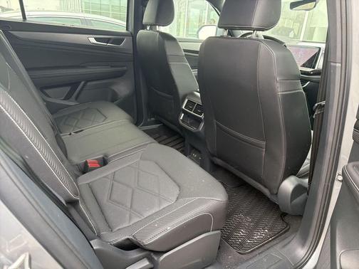 2025 Volkswagen Atlas Cross Sport 2.0T SE w/Technology 4MOTION