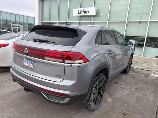 2025 Volkswagen Atlas Cross Sport 2.0T SE w/Technology 4MOTION