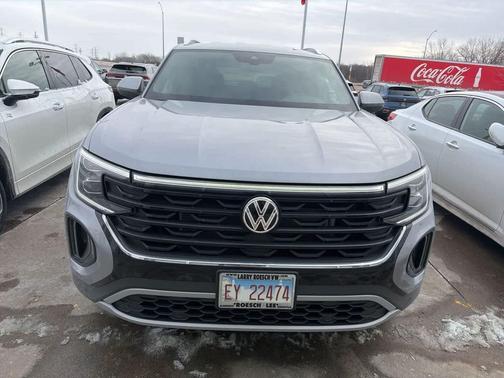 2025 Volkswagen Atlas Cross Sport 2.0T SE w/Technology 4MOTION