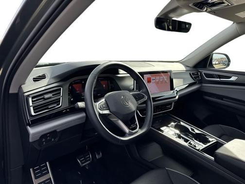 2024 Volkswagen Atlas 2.0T SE w/Technology 4MOTION