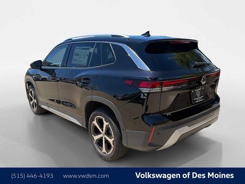 deep black pearl 2026 Volkswagen Tiguan 2.0T SE