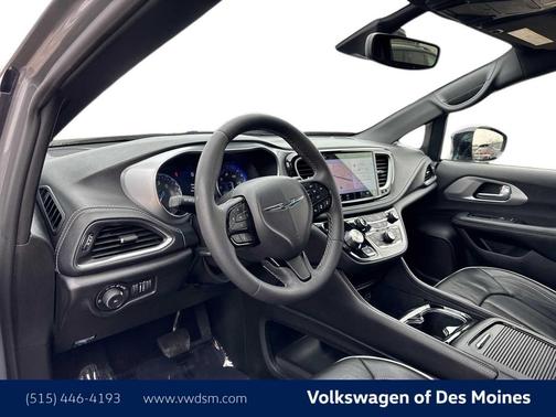 Ceramic Gray Clearcoat 2025 Chrysler Pacifica Limited