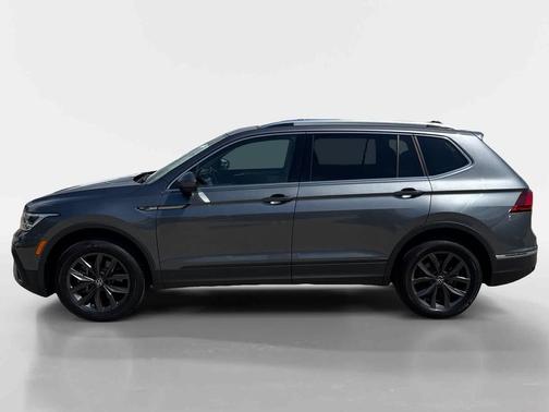 Platinum Gray Metallic 2023 Volkswagen Tiguan 2.0T SE 4MOTION