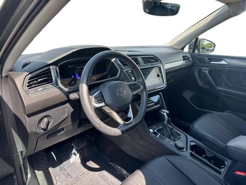 Platinum Gray Metallic 2023 Volkswagen Tiguan 2.0T SE 4MOTION