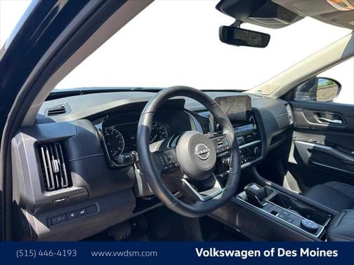 2023 Nissan Pathfinder SL 4WD