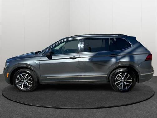Platinum Gray Metallic 2018 Volkswagen Tiguan 2.0T SE 4MOTION