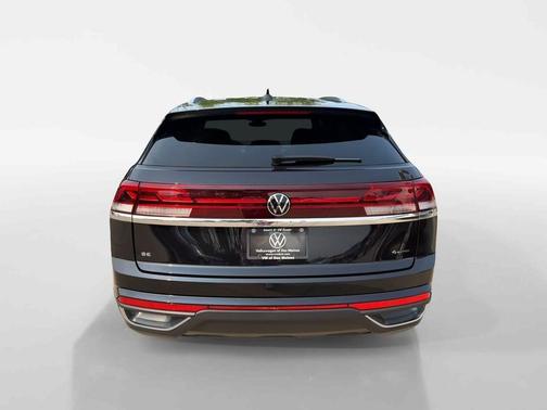 Deep Black Pearl 2025 Volkswagen Atlas Cross Sport 2.0T SE