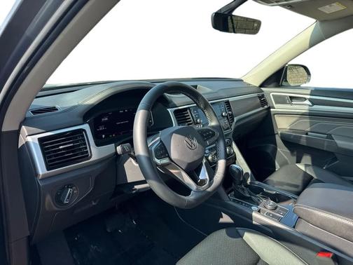 2023 Volkswagen Atlas 3.6L SE w/Technology