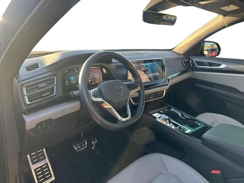 2025 Volkswagen Atlas Cross Sport 2.0T SEL