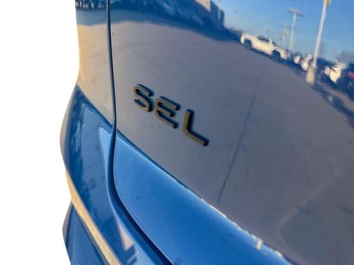 2025 Volkswagen Atlas Cross Sport 2.0T SEL