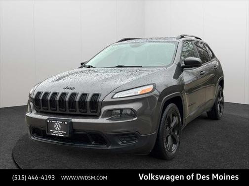 Granite Crystal Metallic Clearcoat 2017 Jeep Cherokee Altitude
