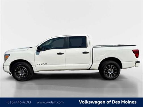 2023 Nissan Titan SV
