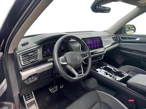 Deep Black Pearl 2025 Volkswagen Atlas 2.0T Peak Edition